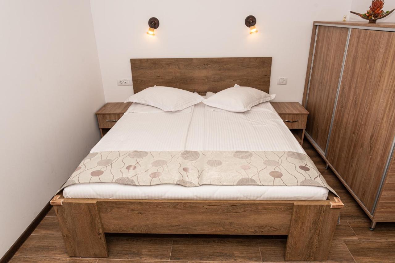 K'Raman Hotel Râmnicu Vâlcea Kültér fotó