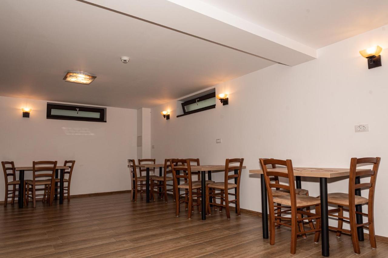 K'Raman Hotel Râmnicu Vâlcea Kültér fotó